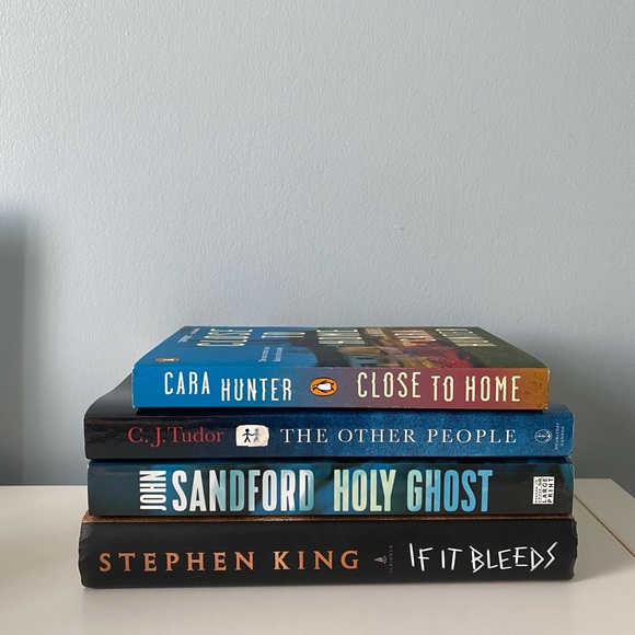 Thriller Book Bundle - Picture 1 of 5